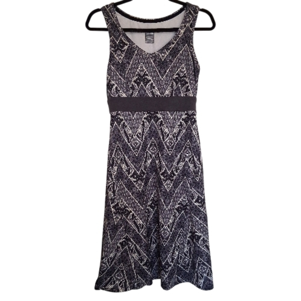 The North Face FlashDry Printed A-Line Dress with Pockets Size Small